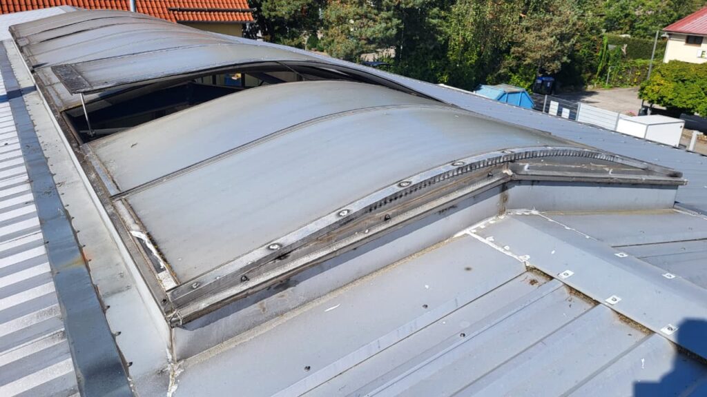 Lichtband mit geöffnetem Feld