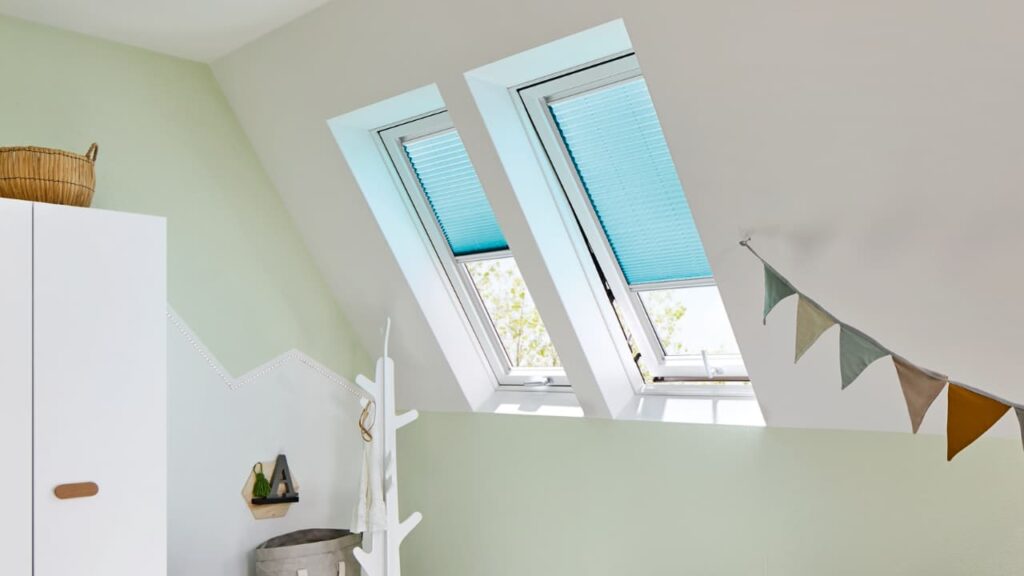 Roto Faltstore in blau